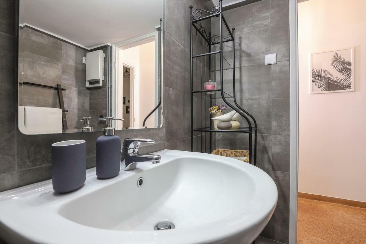 Charming Apartment Near Panathenaic Stadium Exterior photo